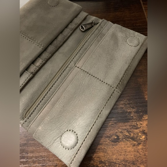 ‼️LAST CALL SALE‼️🥹RETIRED🥹 HOBO Keen Continental Trifold Wallet - Picture 9 of 16